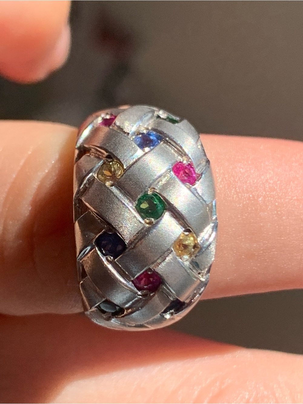 18k Gold ring with Multicolored Gemstones in Woven design - Picture 2 of 9